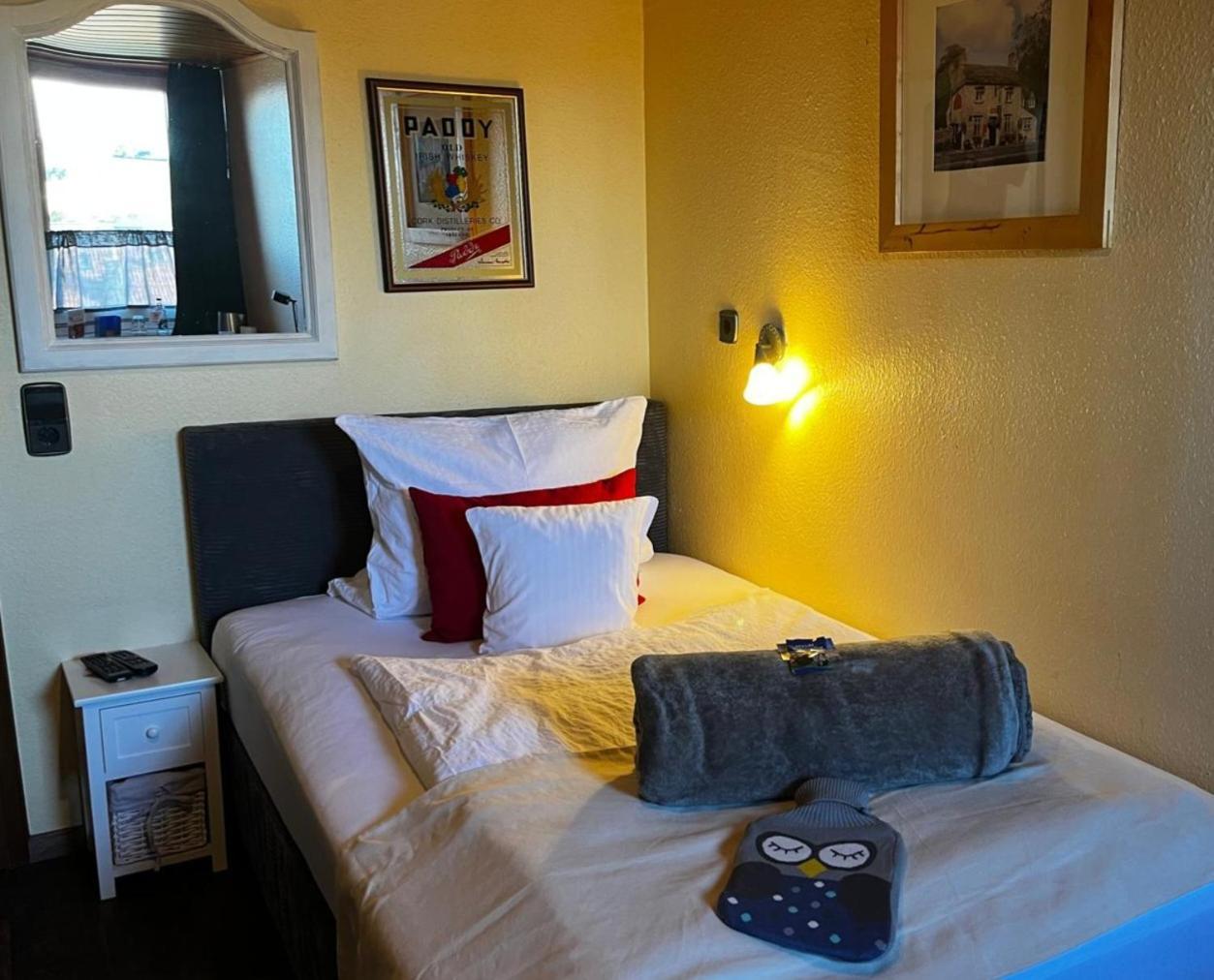 Henblas Hotel Neuenrade Екстериор снимка