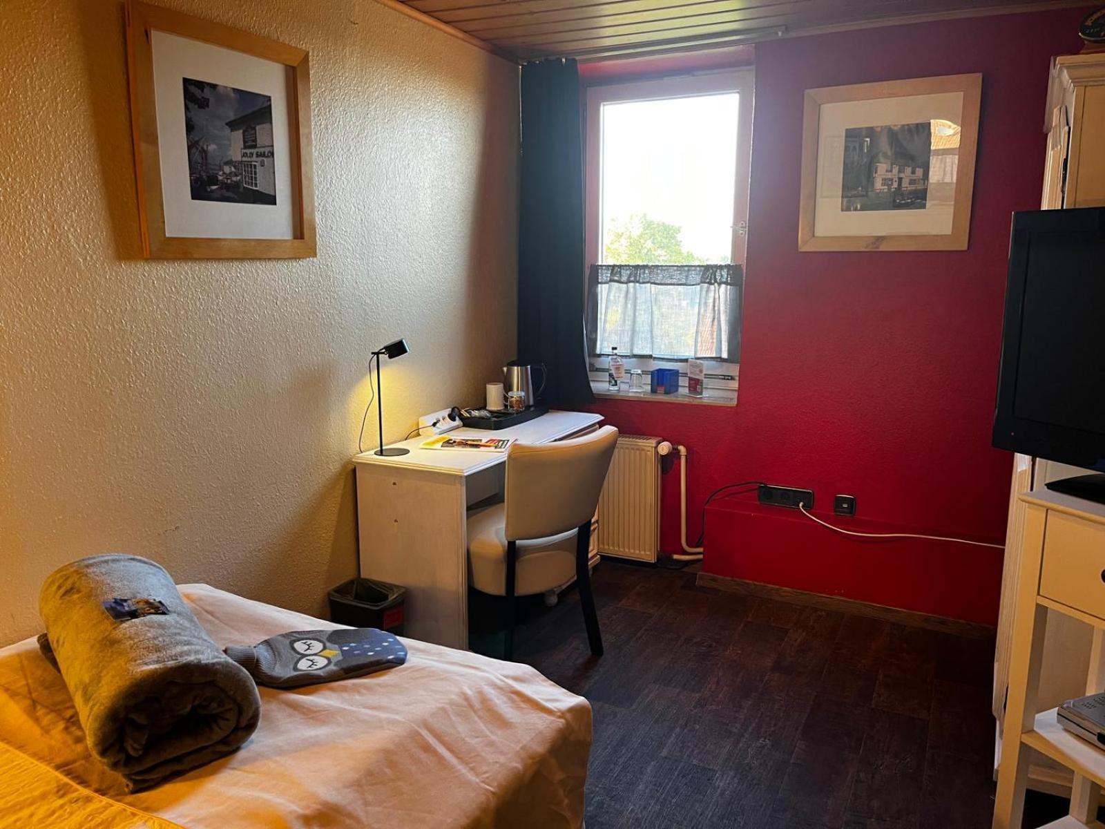 Henblas Hotel Neuenrade Екстериор снимка