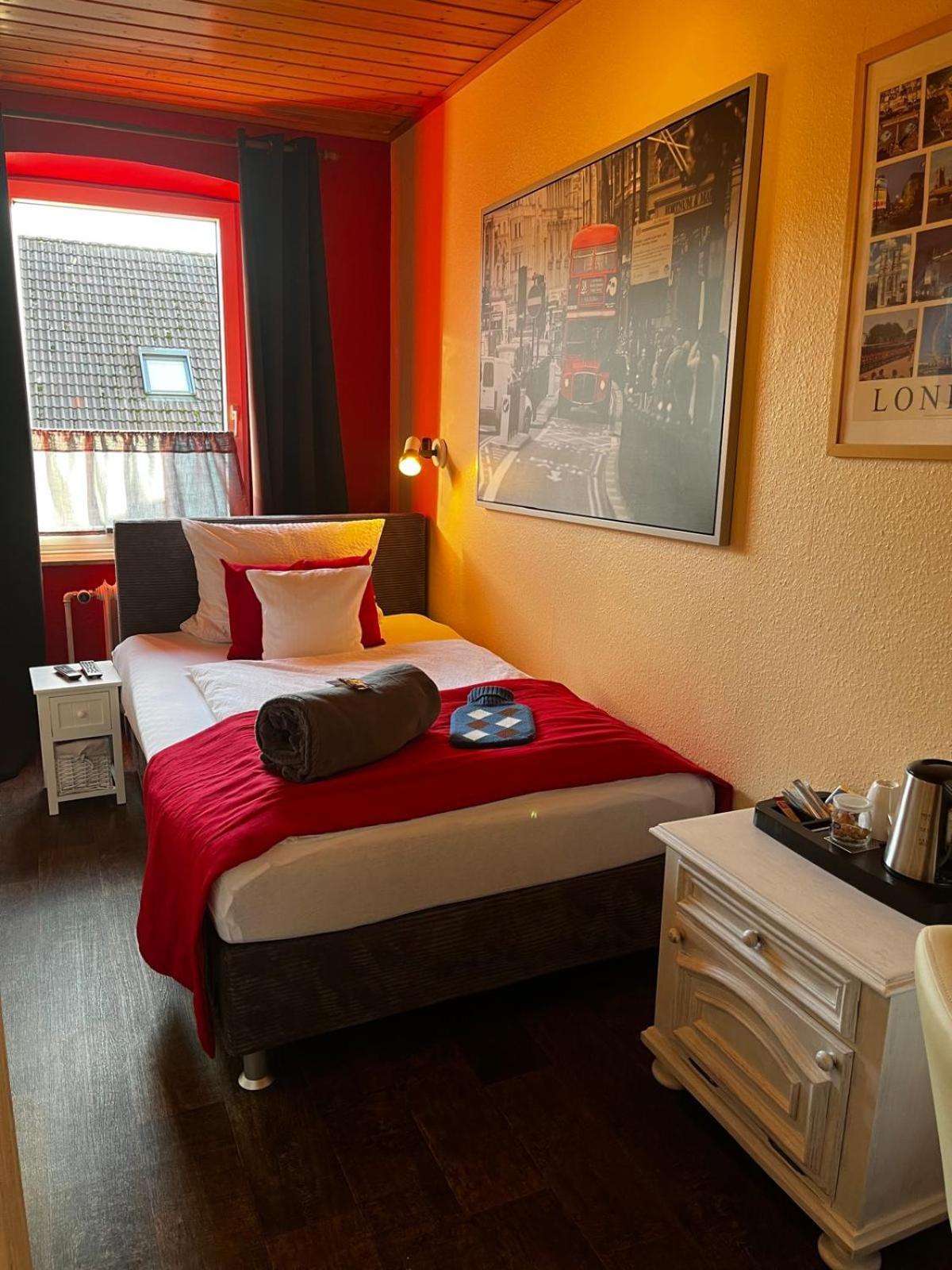 Henblas Hotel Neuenrade Екстериор снимка
