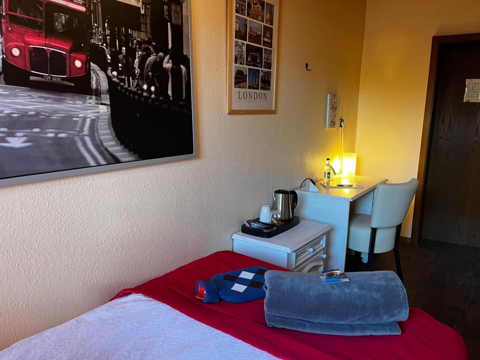 Henblas Hotel Neuenrade Екстериор снимка