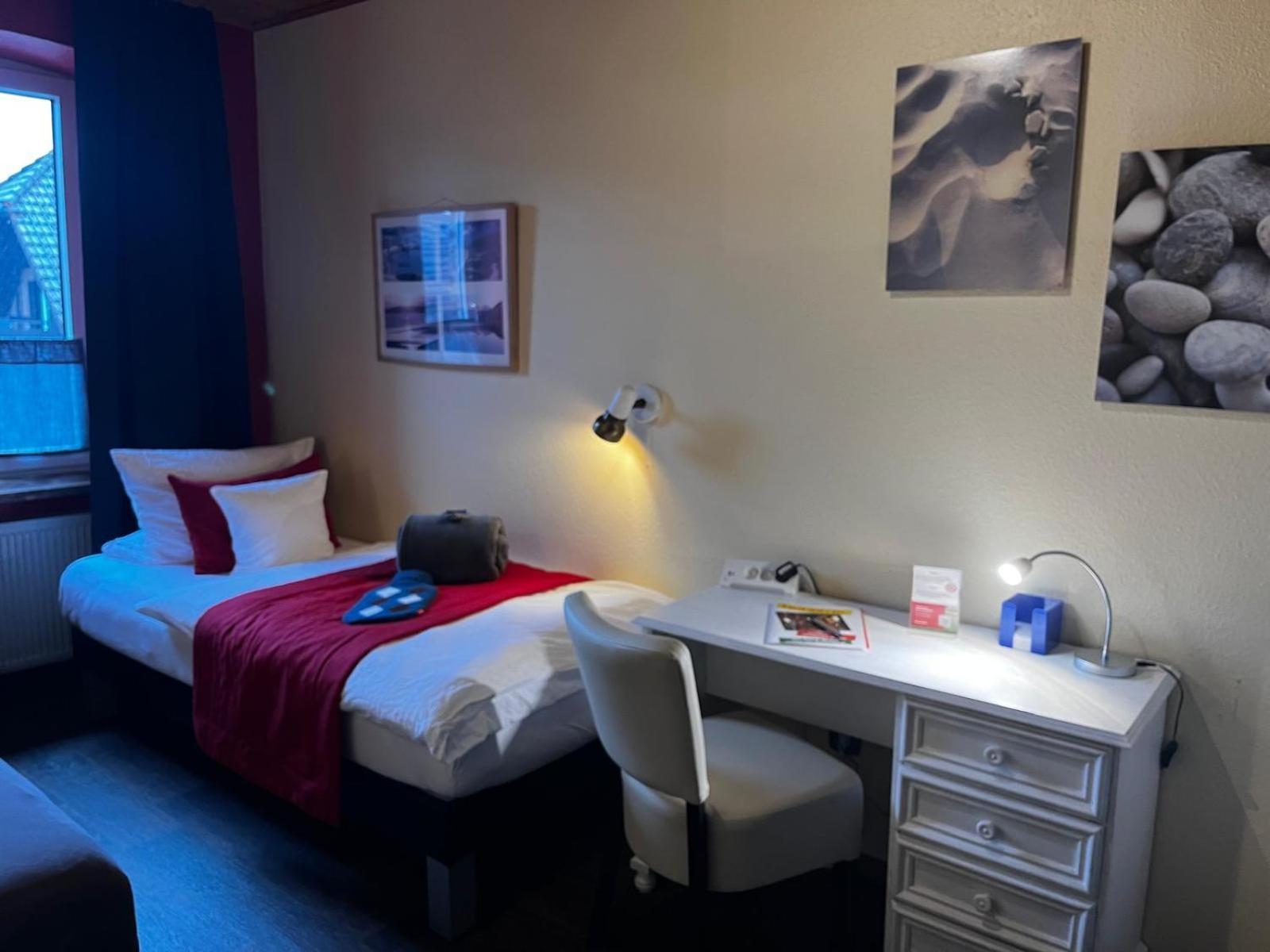 Henblas Hotel Neuenrade Екстериор снимка